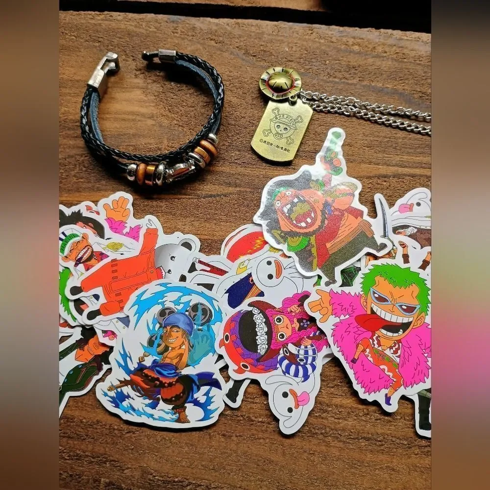 One piece. Luffy pirate bracelet and necklace